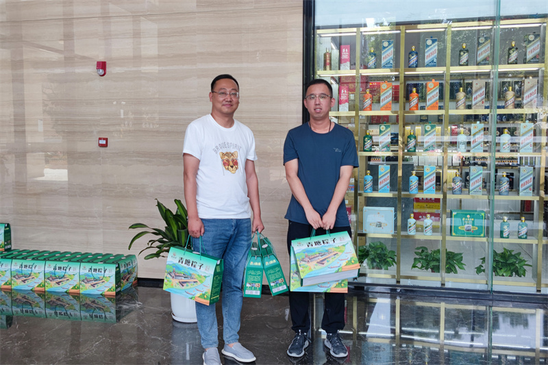 055173276e5e98625b0329e8b44b6c8.jpg 055173276e5e98625b0329e8b44b6c8.jpg